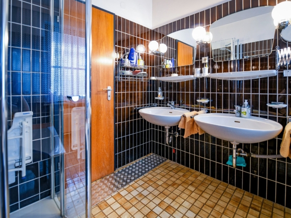 Erdgeschoß Badezimmer